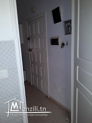 appartement à 100 mille dinar prix négociable