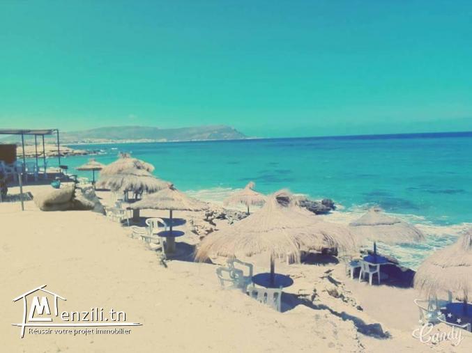 موقع إستراتيجي  وإطلالة رائعة على البحر