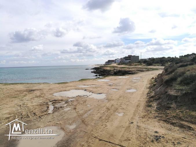 Terrain vue de mer( emplacement stratégique)