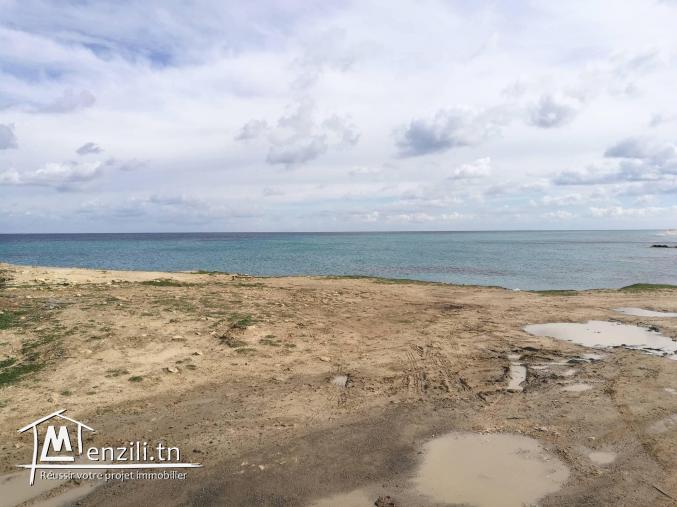 Terrain vue de mer( emplacement stratégique)