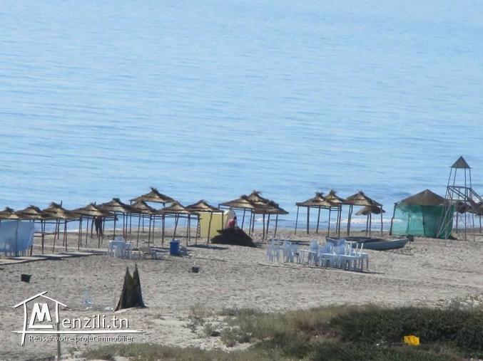 أراضي على البحر صالحة للبناء