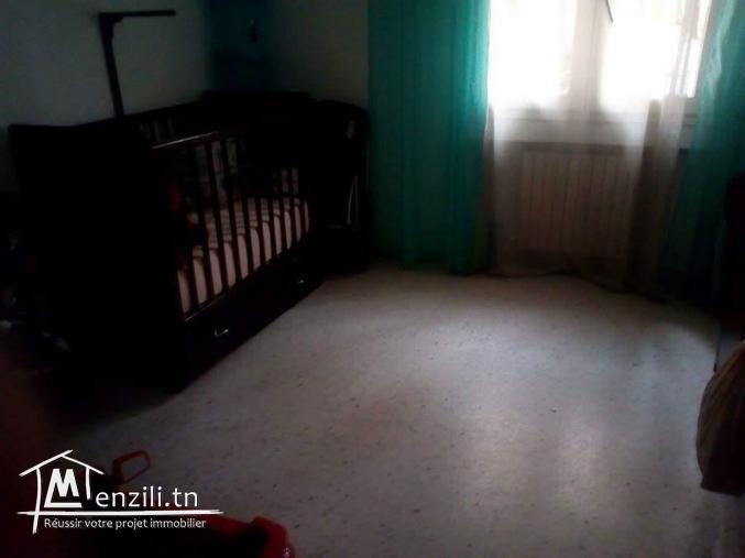 A vendre un appartement, à Aïn Zaghouan, cité el wahat, La Soukra