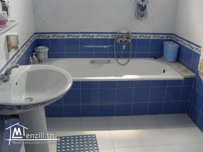 a louer  s+3 au 2 eme étage à kelibia