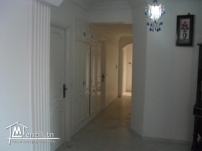 a louer  s+3 au 2 eme étage à kelibia