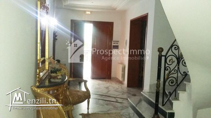 A Louer, Belle et spacieuse Villa meublée