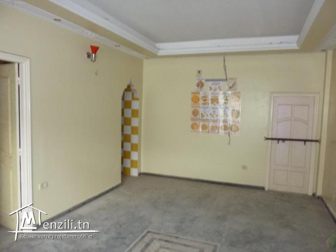 à Vendre- Appartement + Local commercial