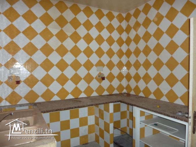 à Vendre- Appartement + Local commercial