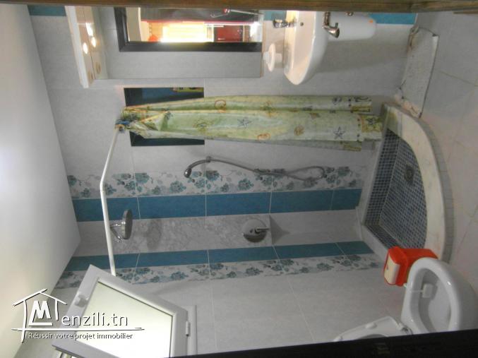 a 2 min de la plage a pied(elfatha)