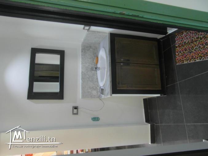 a 2 min de la plage a pied(elfatha)