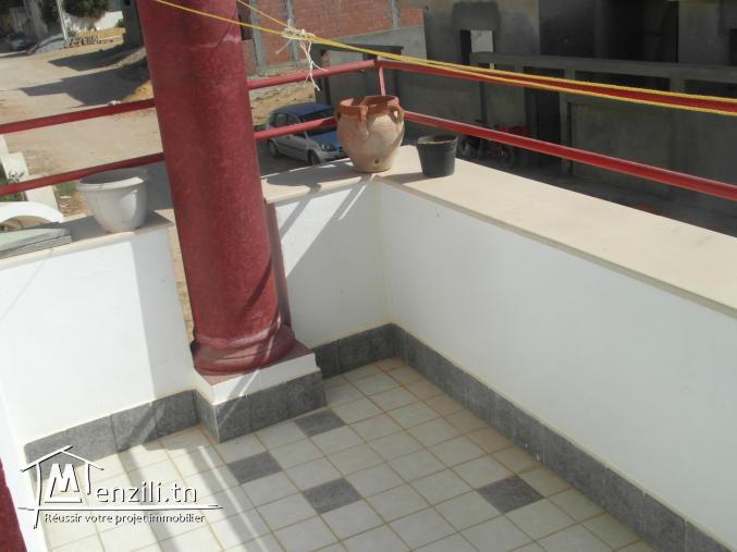 a 2 min de la plage a pied(elfatha)