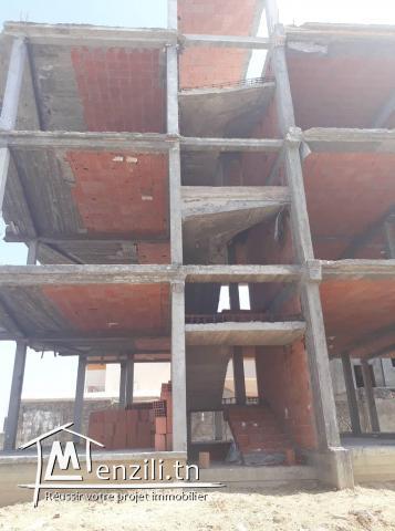 une grande villa inachevée A BORJ CEDRIA