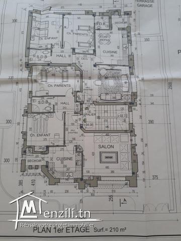 une grande villa inachevée A BORJ CEDRIA