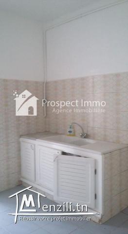 Bureau S+2 de 100 m² au RDC sur l'avenue de la bourse au Lac1