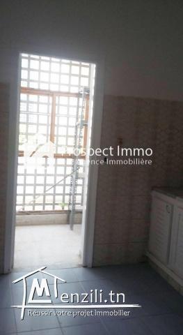 Bureau S+2 de 100 m² au RDC sur l'avenue de la bourse au Lac1