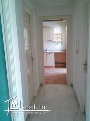 En vente appartement à El Aouina