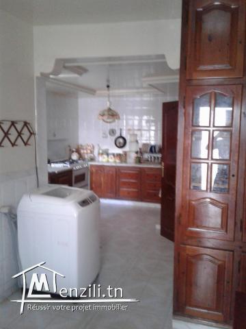 A vendre villa à Sahloul 1 composée de 2 habitations ( RDC + Duplex )