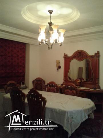 A vendre villa à Sahloul 1 composée de 2 habitations ( RDC + Duplex )