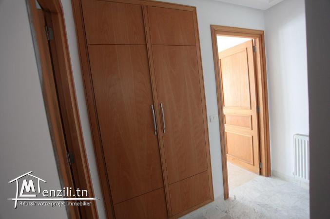 S+1 avec parking côté parc Soukra Silver Mall