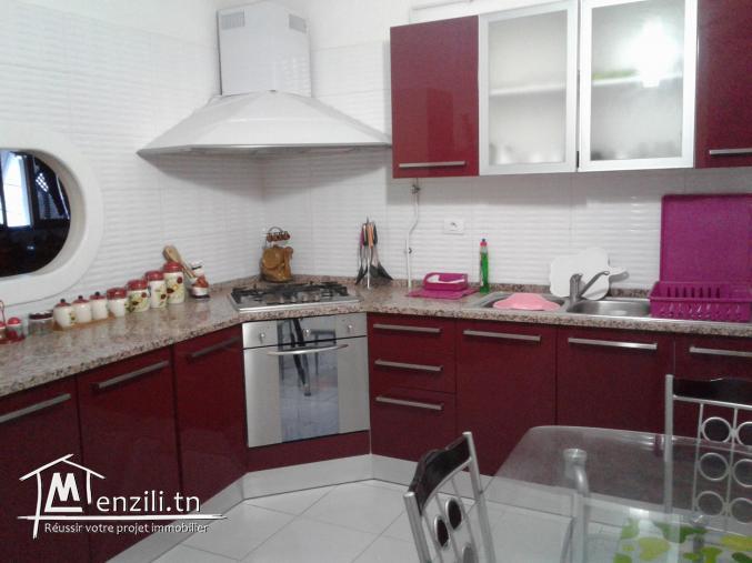 A vendre villa à Sahloul 1 composée de 2 habitations ( RDC + Duplex )