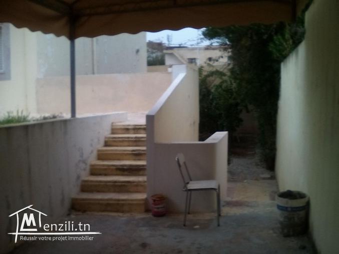 Au jardin d'el Menzah villa duplex rez de chaussée et un étage-titre foncier