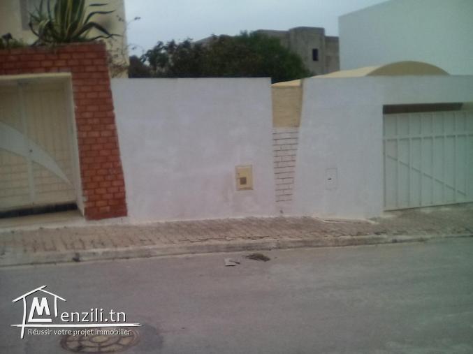Au jardin d'el Menzah villa duplex rez de chaussée et un étage-titre foncier