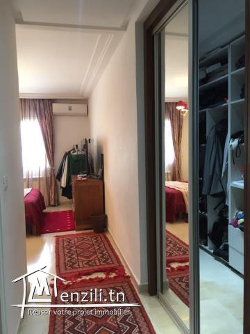 BEL APPARTEMENT DE 200m² AVEC BELLE VUE DEGAGEE