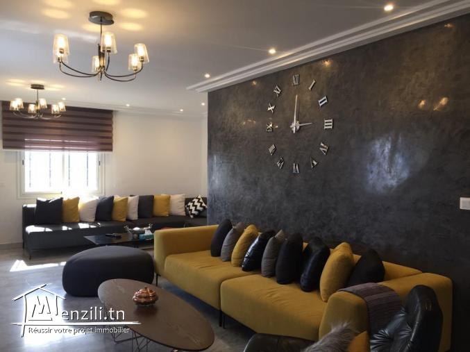 BEL APPARTEMENT DE 200m² AVEC BELLE VUE DEGAGEE