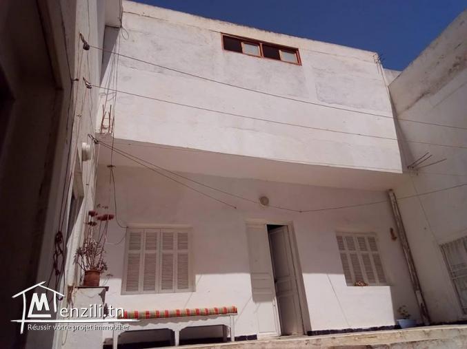 Maison arabe + boutique + appartement indépendant à beb souika
