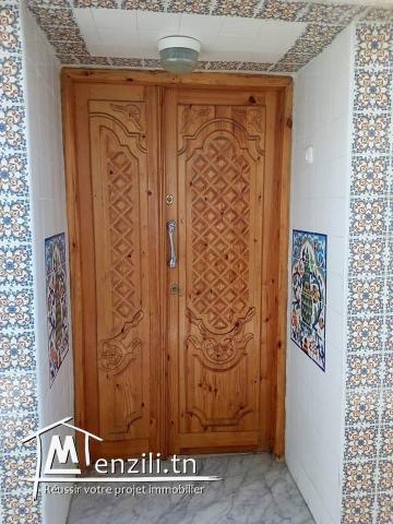 Maison arabe + boutique + appartement indépendant à beb souika