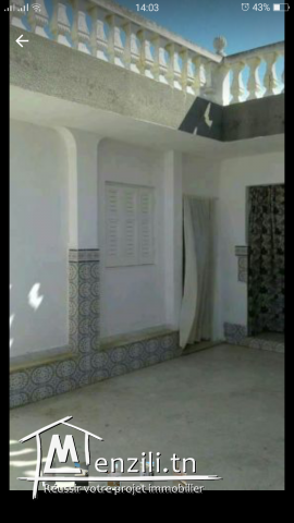 A louer un à maison au centre ville de kelibia