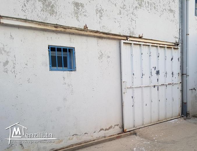 Un dépôt  800 m2 à megrine