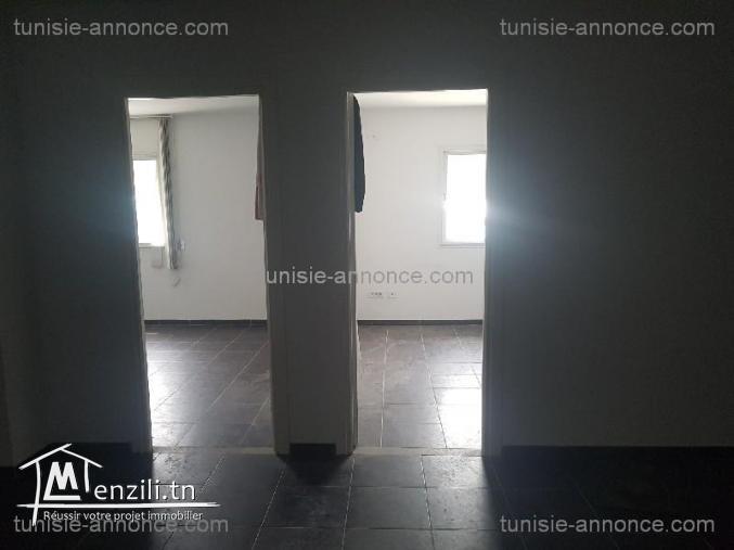 Un bureau 2p proche de tpi de ben arous