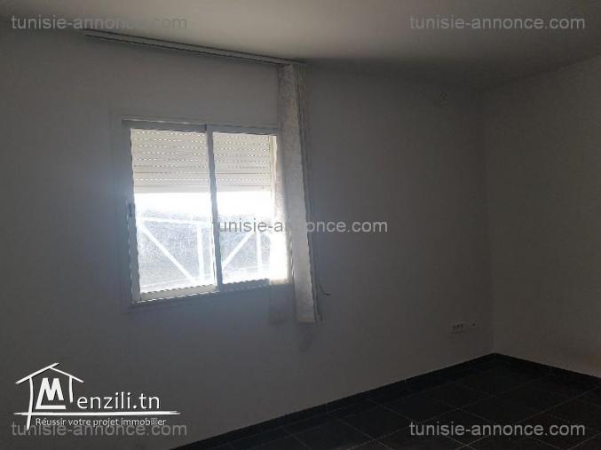 Un bureau 2p proche de tpi de ben arous