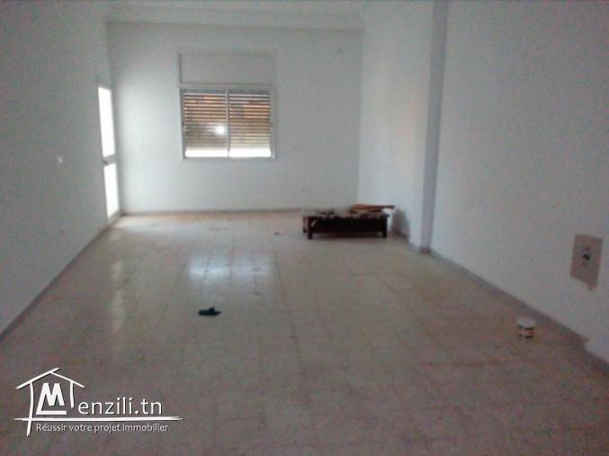 A vendre un local commercial de 483 m2