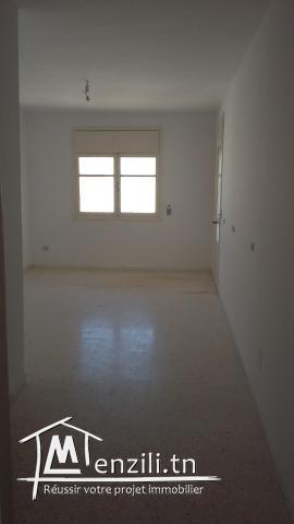 Appartement S+3 au 4 eme etage