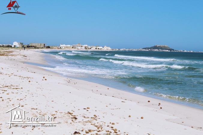 un lot de coin de 350m² à kélibia