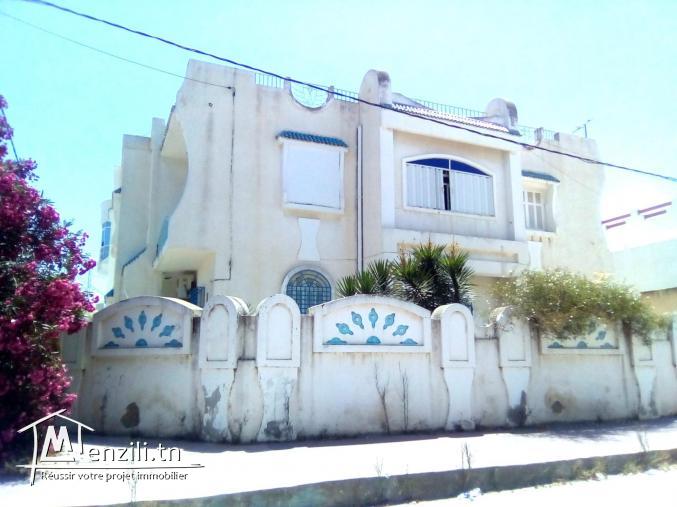 Villas qui fait l'ongle