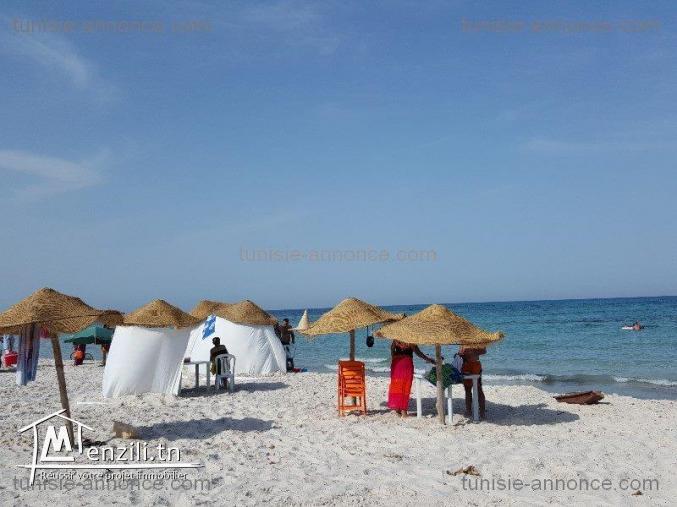 terrain dar allouch pied dans l'eau