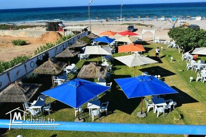 terrain dar allouch pied dans l'eau