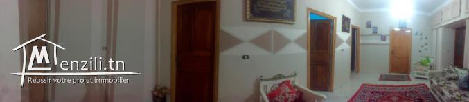 3 garages commerciale + VILLA + MAISON indépendants.