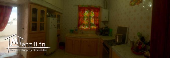 3 garages commerciale + VILLA + MAISON indépendants.