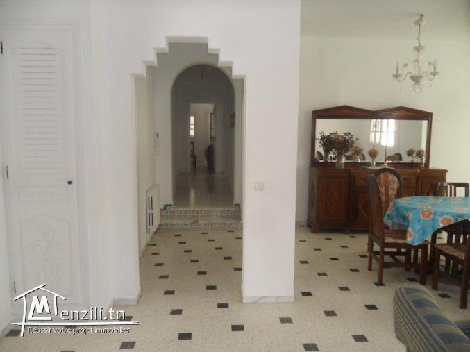 Étage spacieux à cité La Marsa El Hana