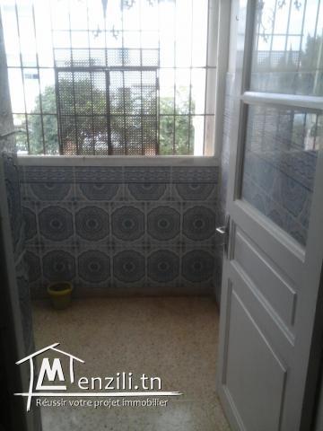 a vendre appartement propre au 1 er etage