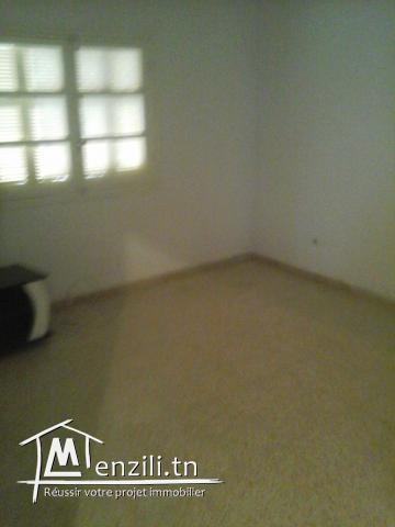 a vendre appartement propre au 1 er etage