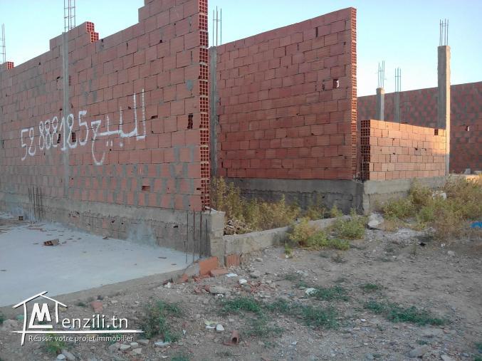 Maison inachevée à vendre