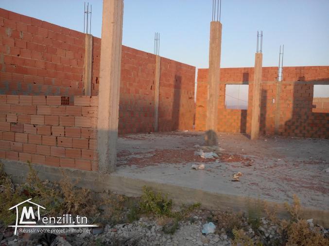 Maison inachevée à vendre