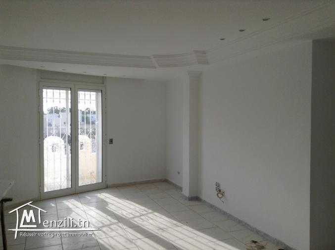 Location annuelle étage d'une villa neuve  S+3 avec une entrée independante