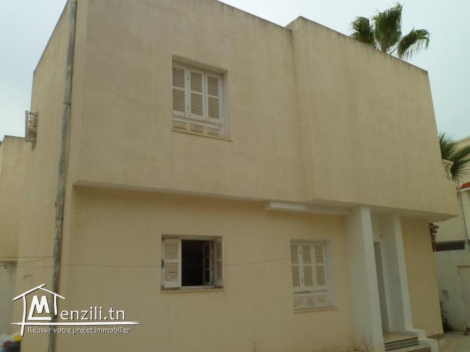 A vendre une villa a résidence ennasr mnihla ariana