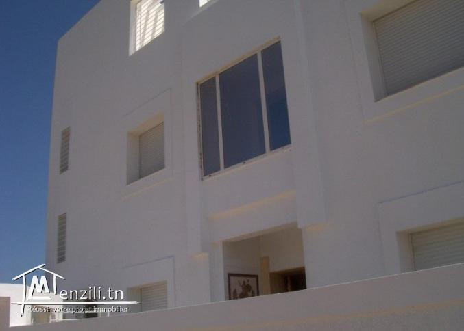 Immeuble : 1 villa et 6 appartements à Sousse à 300 m de la plage