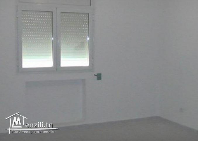 Immeuble : 1 villa et 6 appartements à Sousse à 300 m de la plage